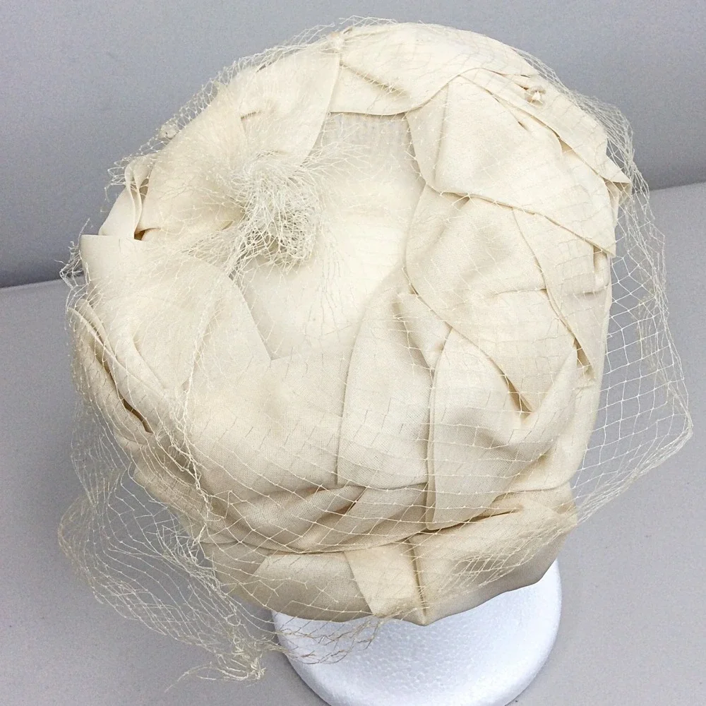 Vintage Women's Chiffon Pillbox Hat Lace Overlay Ruffled Ivory Cream 50s 60s